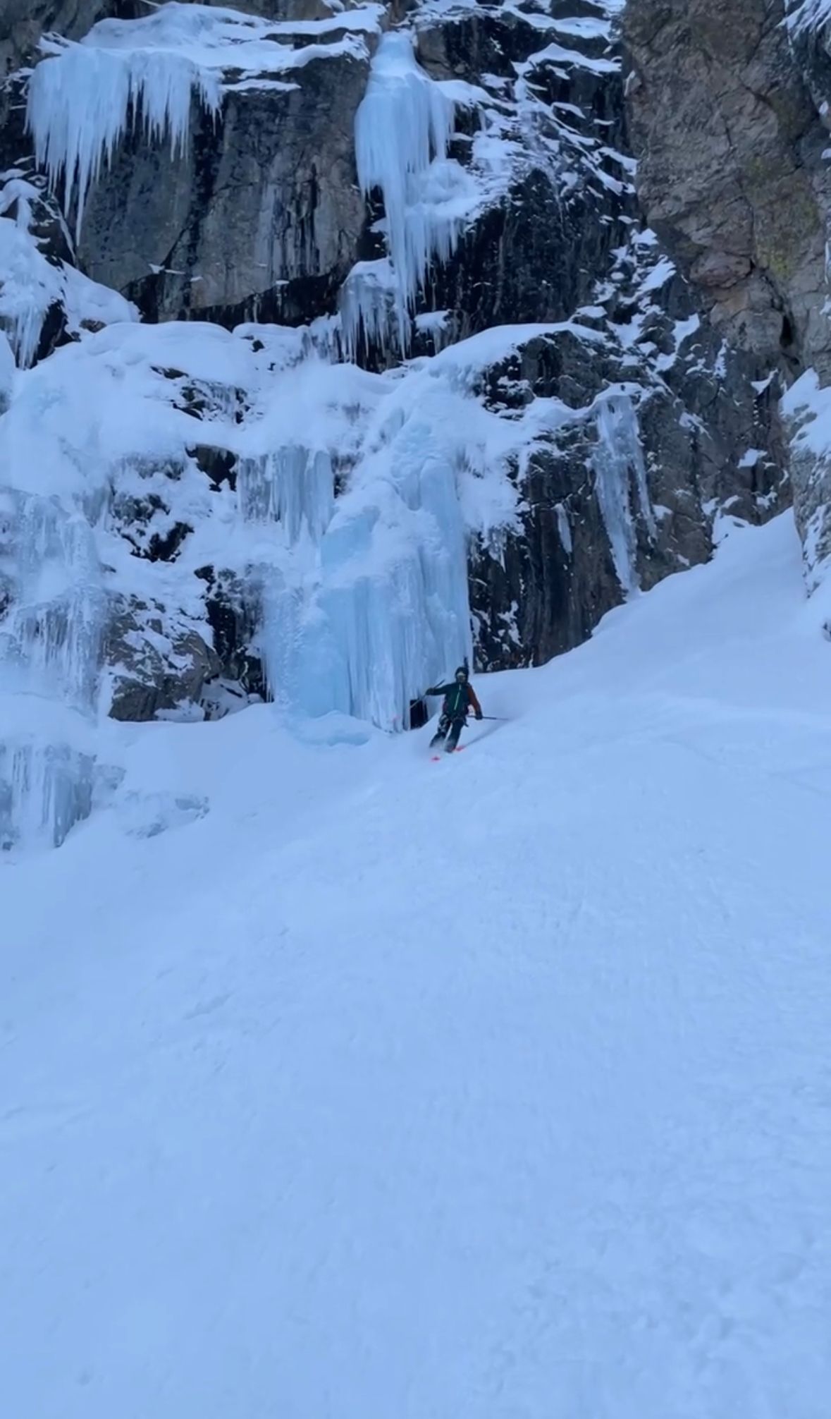 Apocalypse Couloir Ski Descent