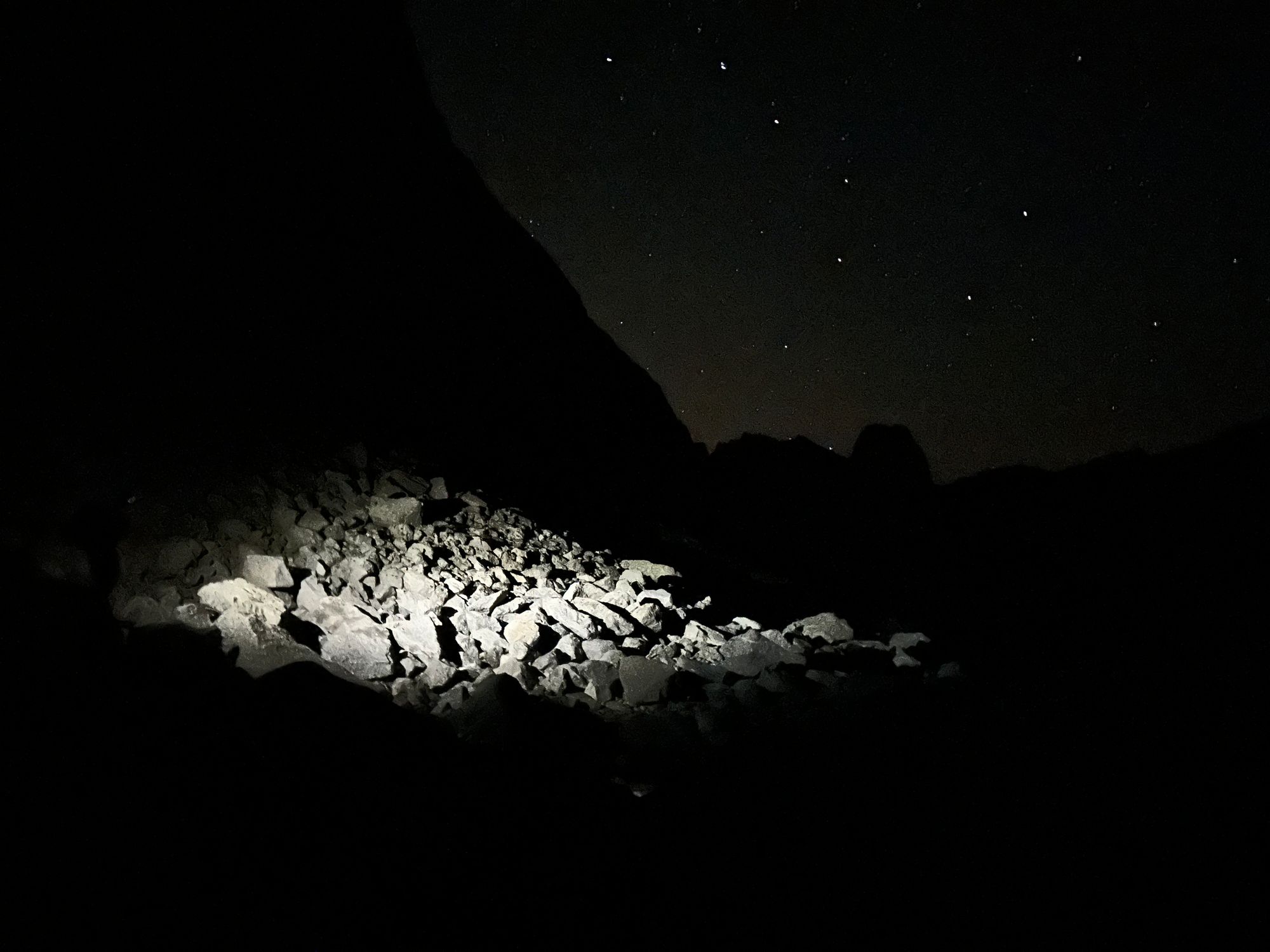 Pingora via East Face, Left-Side Cracks (5.7; 11 pitches)