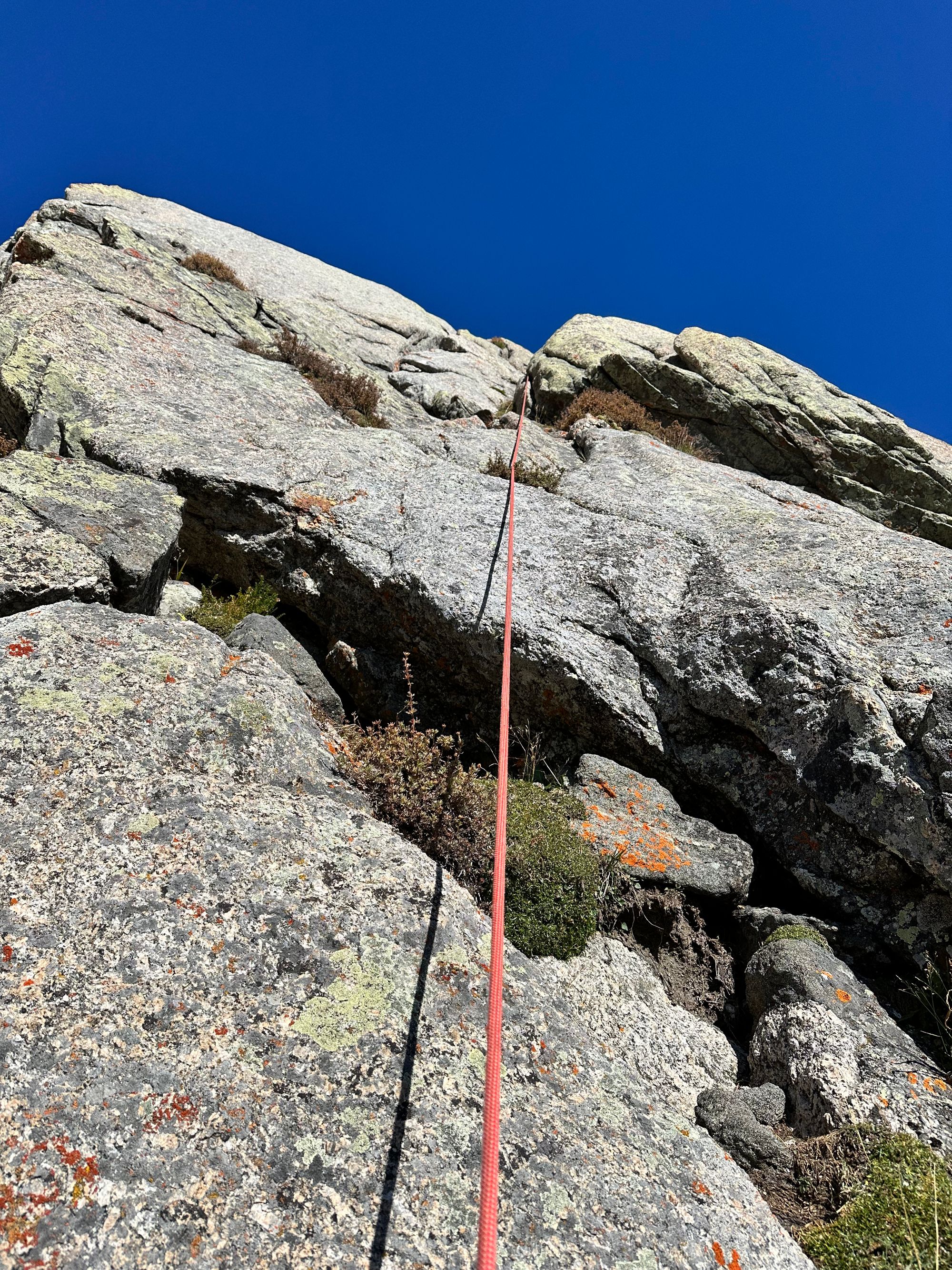 Pingora via East Face, Left-Side Cracks (5.7; 11 pitches)