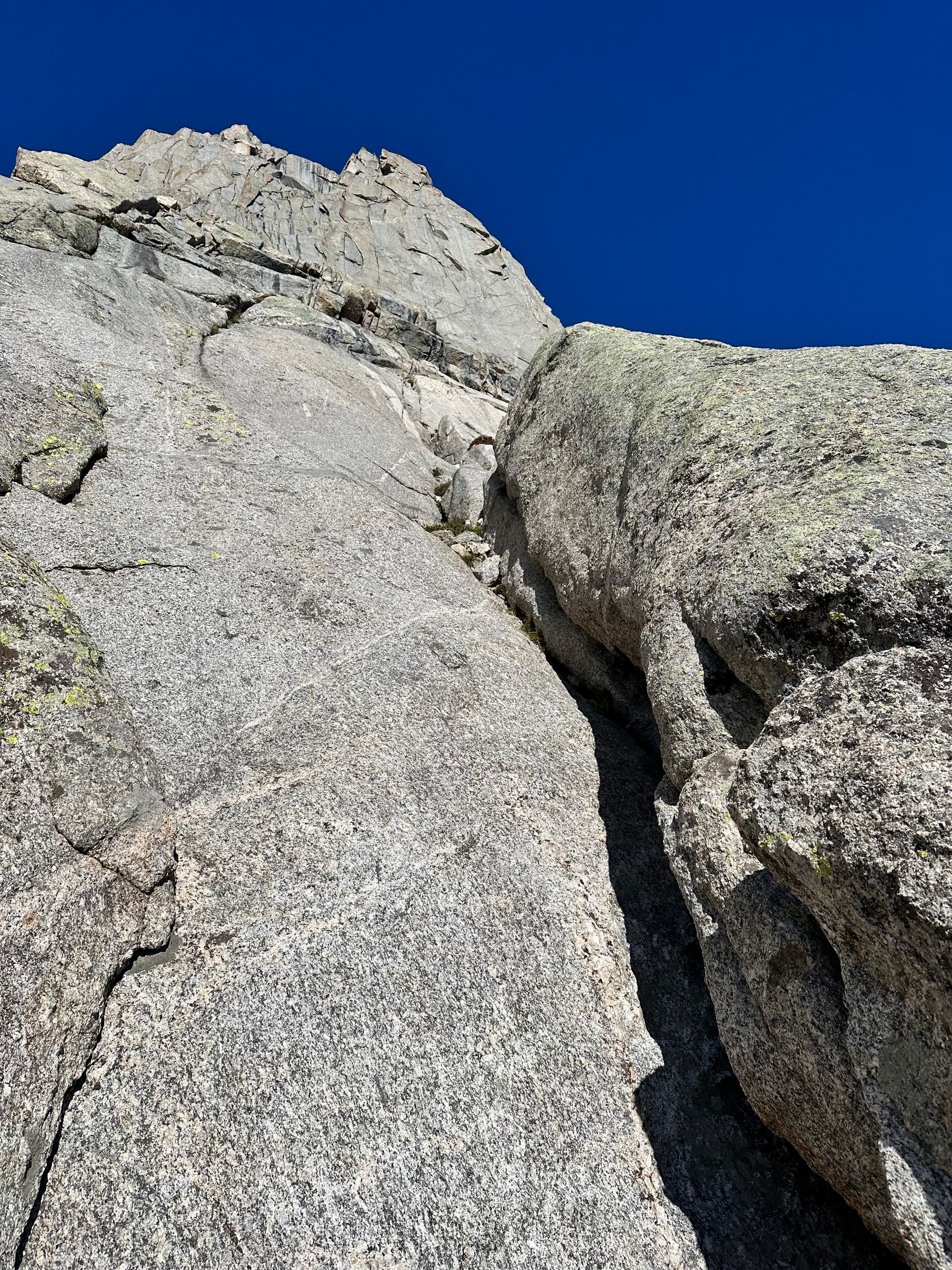 Pingora via East Face, Left-Side Cracks (5.7; 11 pitches)