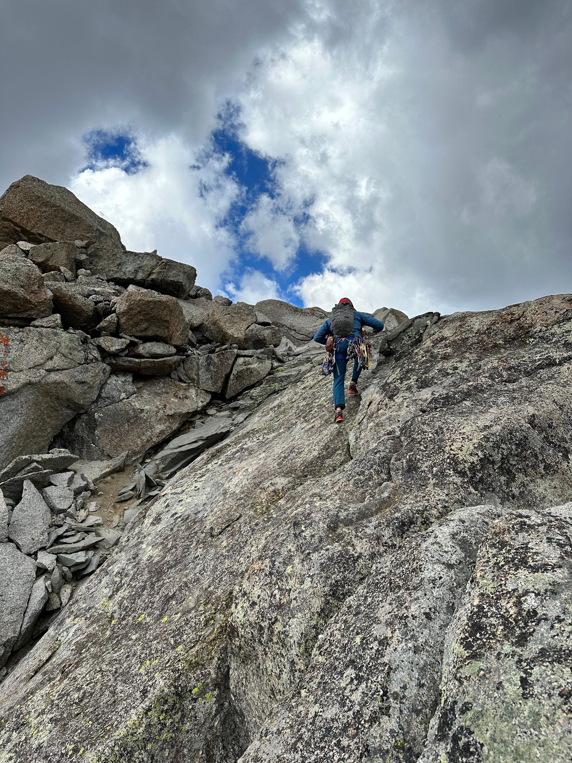 Pingora via East Face, Left-Side Cracks (5.7; 11 pitches)