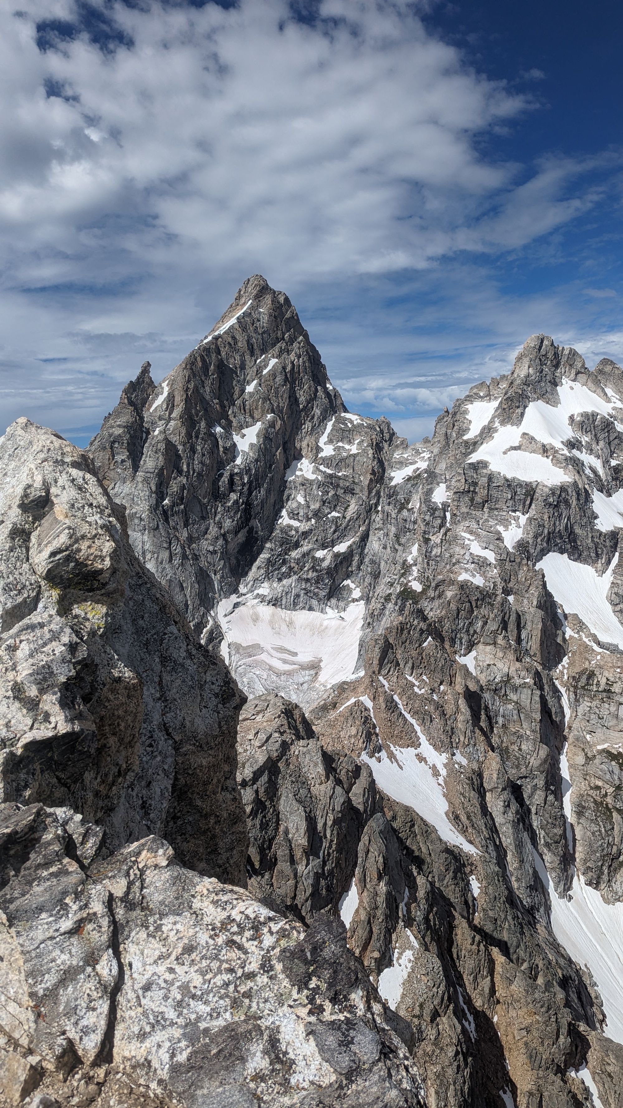 Pingora via East Face, Left-Side Cracks (5.7; 11 pitches)