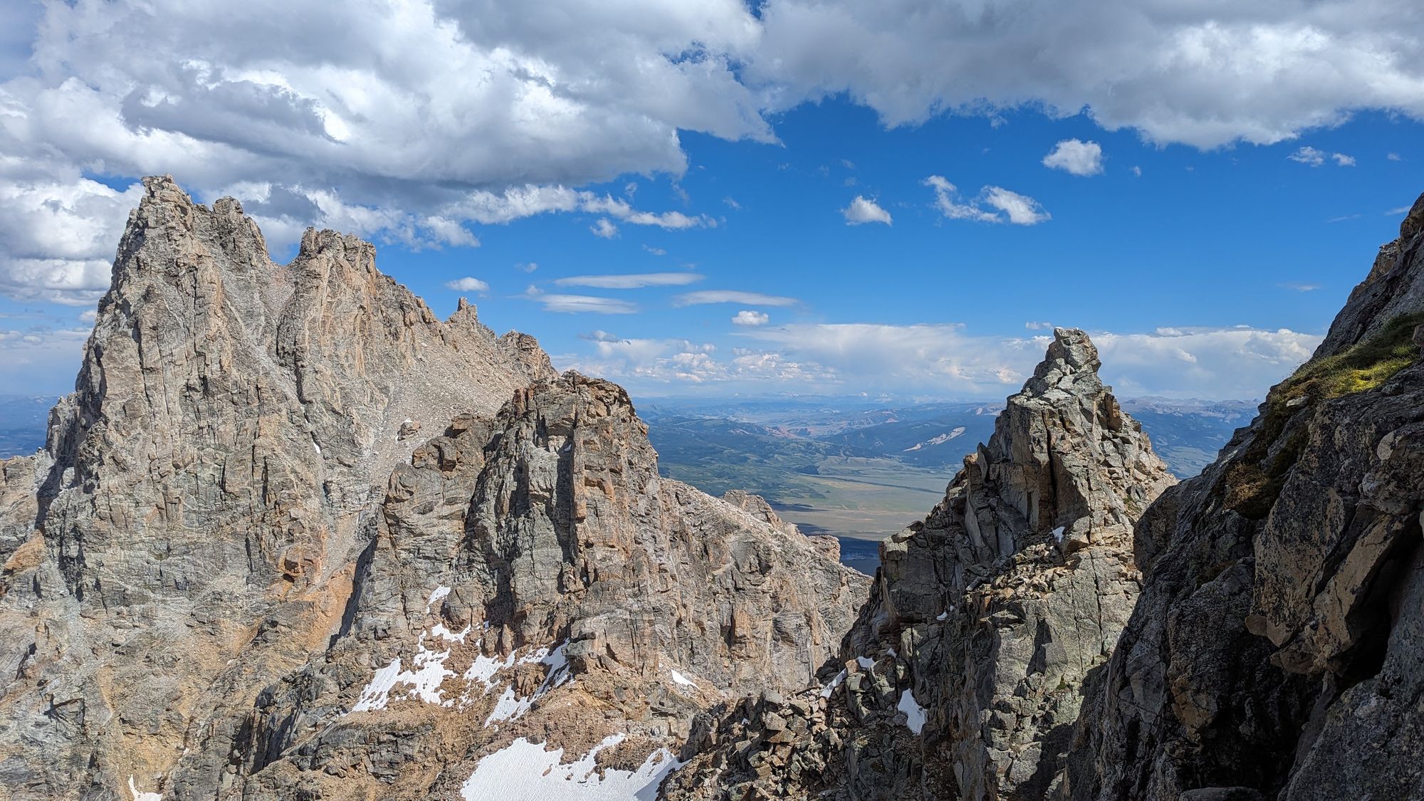 Pingora via East Face, Left-Side Cracks (5.7; 11 pitches)